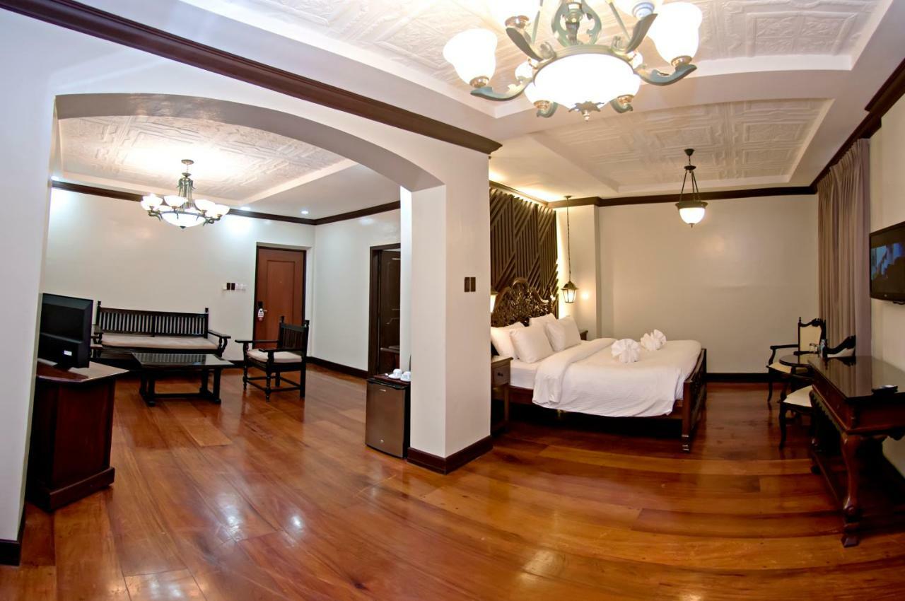 Vigan Plaza Hotel Exterior foto